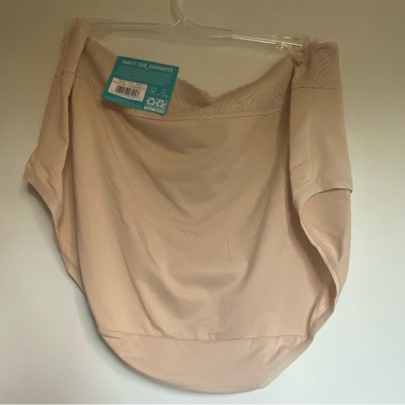 Vanity Fair Effortless Brief in Cream 9/2XL - Picture 2 of 3